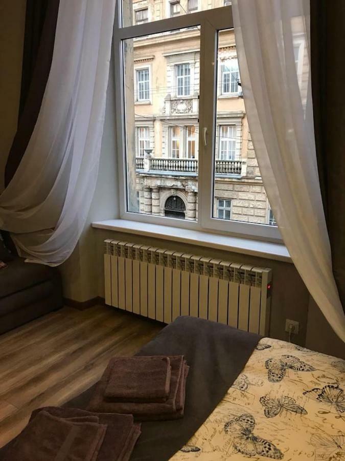 New Appartment-Studio Іn The Center Of Lviv Extérieur photo